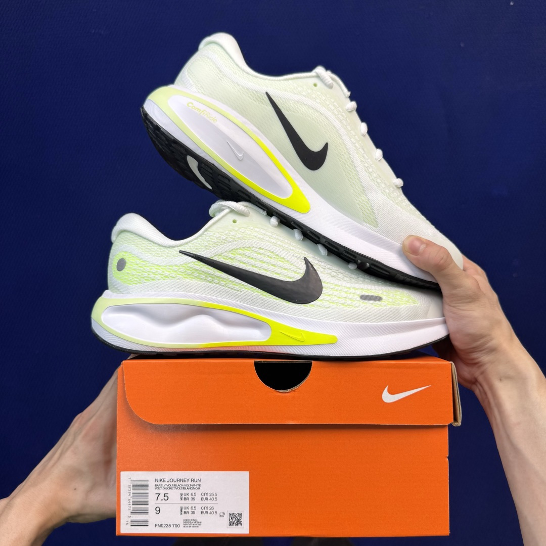 Nike Journey Run 休闲跑步鞋 第8色:白绿 货号：男鞋FN0228-700 尺码：39-45带半码