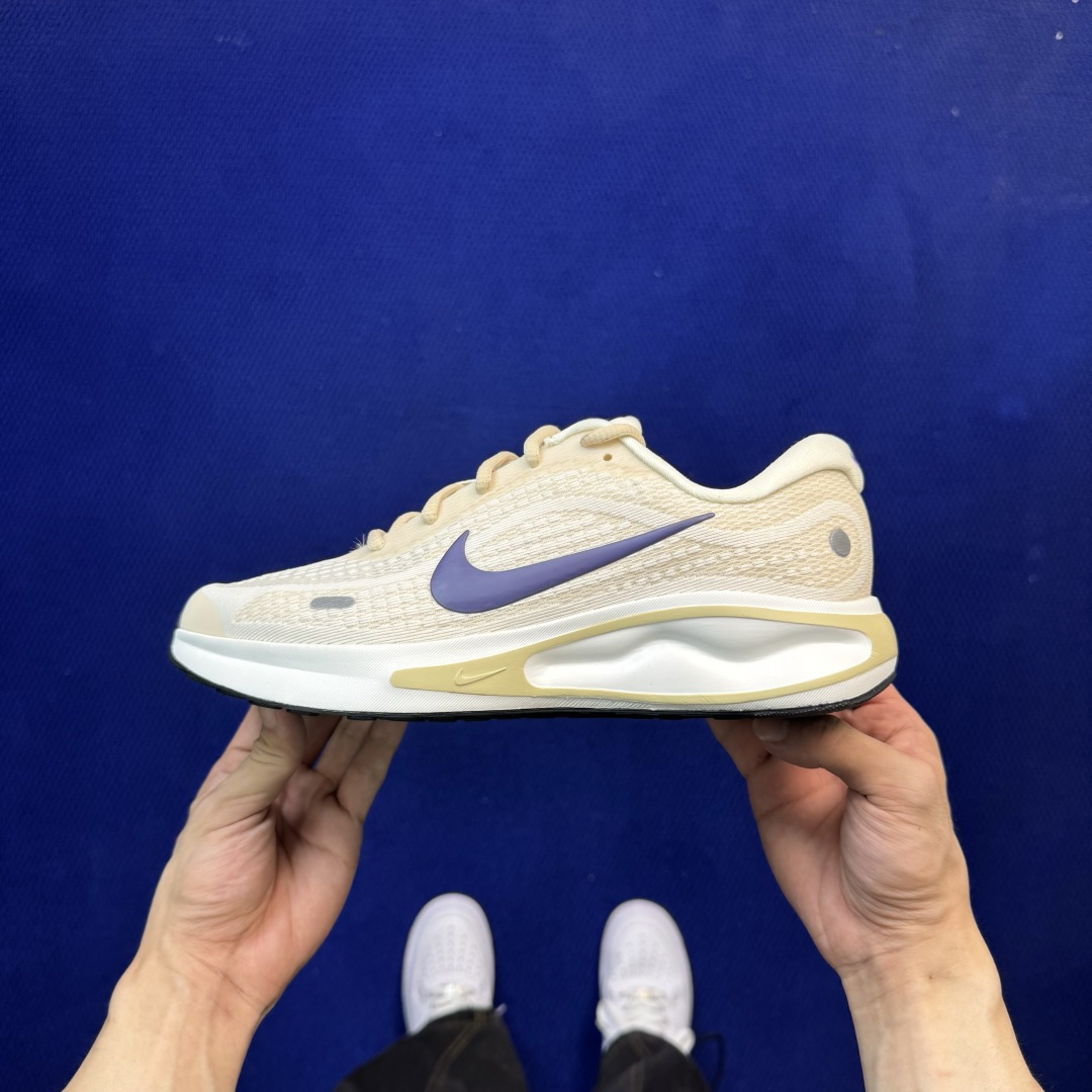 Nike Journey Run 休闲跑步鞋第5色:象牙白货号：女鞋FJ7765-106尺码：36-40