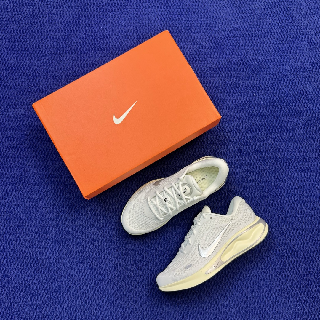 Nike Journey Run 休闲跑步鞋第3色:白灰色货号：男女鞋FJ7765-104尺码：36-4