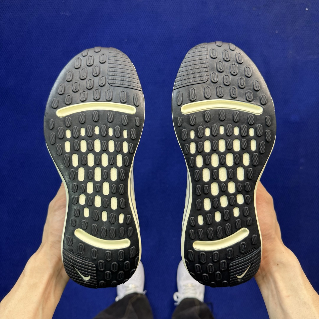 Nike Journey Run 休闲跑步鞋第3色:白灰色货号：男女鞋FJ7765-104尺码：36-4