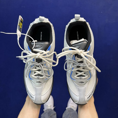 Balenciaga巴黎世家 25代Radar 圆头系带 做旧效果 低帮 生活休闲鞋货号: WSTGL Balenciaga巴黎世家 25代Radar 圆头系带 做旧效果 低帮 生活休闲鞋货号: WSTGL