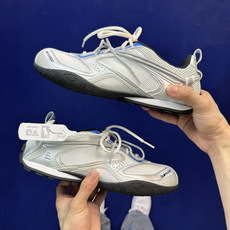 Balenciaga巴黎世家 25代Radar 圆头系带 做旧效果 低帮 生活休闲鞋货号: WSTGL Balenciaga巴黎世家 25代Radar 圆头系带 做旧效果 低帮 生活休闲鞋货号: WSTGL
