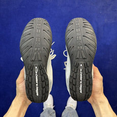 Balenciaga巴黎世家 25代Radar 圆头系带 做旧效果 低帮 生活休闲鞋货号: WSTGL Balenciaga巴黎世家 25代Radar 圆头系带 做旧效果 低帮 生活休闲鞋货号: WSTGL