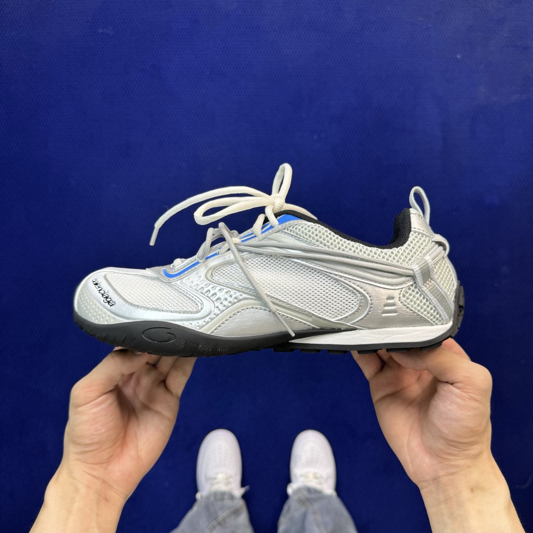 Balenciaga巴黎世家 25代Radar 圆头系带 做旧效果 低帮 生活休闲鞋货号： WSTGL 