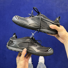 Balenciaga巴黎世家 25代Radar 圆头系带 做旧效果 低帮 生活休闲鞋货号: WSTEO Balenciaga巴黎世家 25代Radar 圆头系带 做旧效果 低帮 生活休闲鞋货号: WSTEO