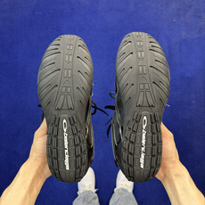 Balenciaga巴黎世家 25代Radar 圆头系带 做旧效果 低帮 生活休闲鞋货号: WSTEO Balenciaga巴黎世家 25代Radar 圆头系带 做旧效果 低帮 生活休闲鞋货号: WSTEO