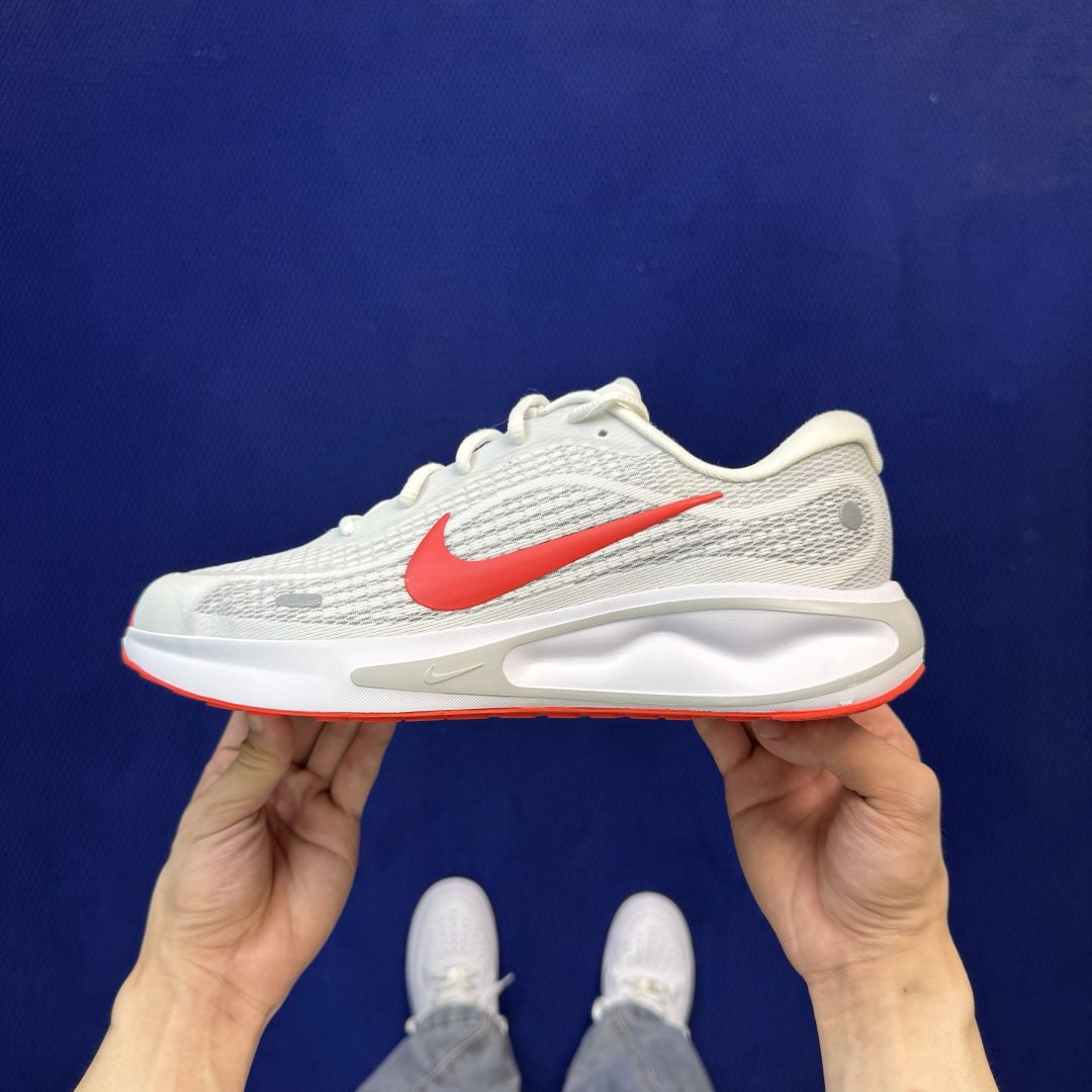 Nike Journey Run 休闲跑步鞋第13色:白红货号：男鞋FN0228-106尺码：39-45