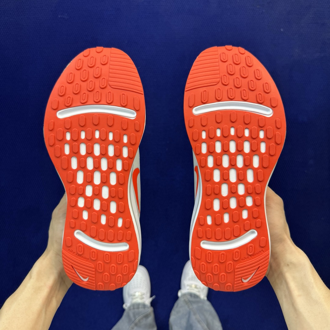 Nike Journey Run 休闲跑步鞋第13色:白红货号：男鞋FN0228-106尺码：39-45