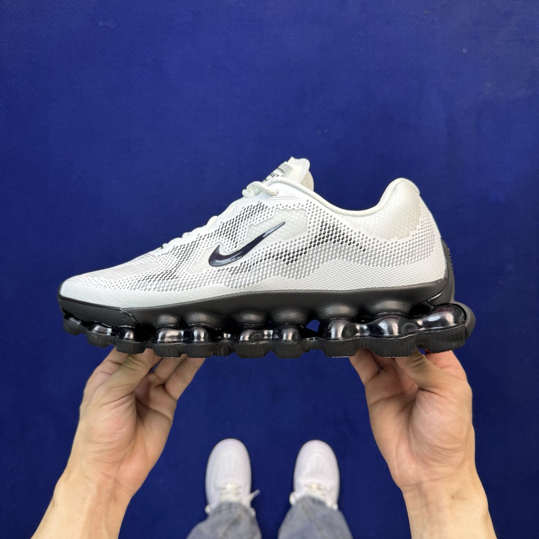 Nike AIR LIQUID MAX 第4色:白黑超弹气垫大底，上脚踩云感直接拉满！货号：IQ7634