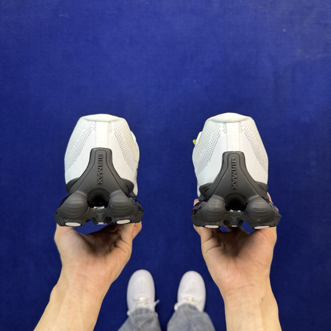 Nike AIR LIQUID MAX 第4色:白黑超弹气垫大底，上脚踩云感直接拉满！货号：IQ7634
