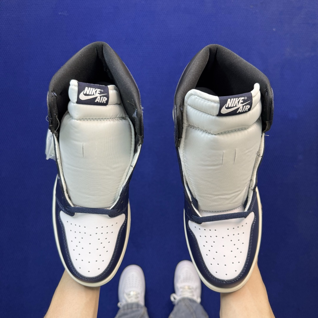 性价比头层aj1高帮！长期补货Nike Air Jordan 1 high第53色: 复古午夜蓝白货号：