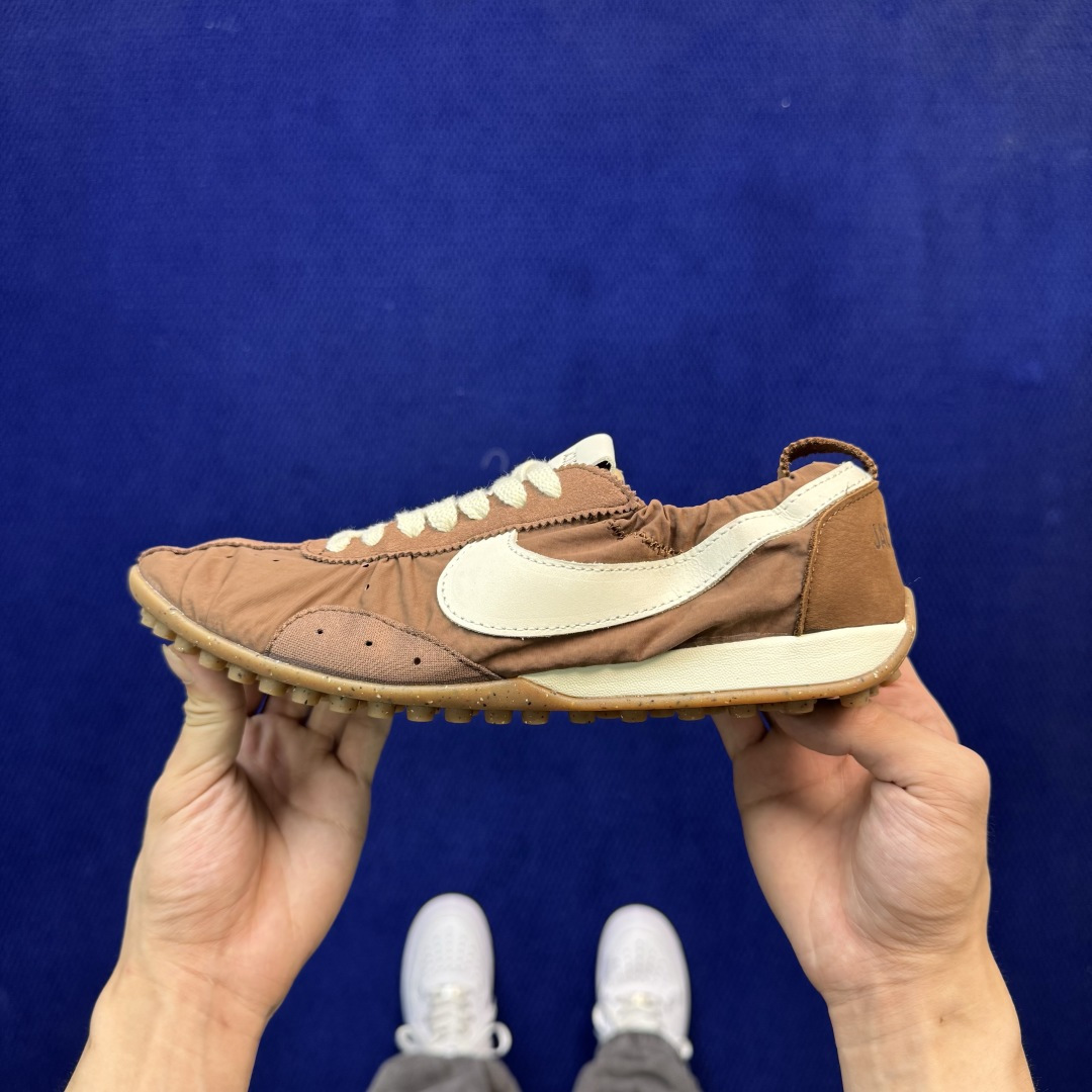 联名款薄底华夫鞋！第6色:棕黄Jacquemus x Nike Moon Shoe SP正确RB+MD组