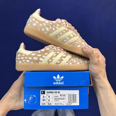 核心价格表私阿迪T字德训鞋 小鹿花纹棕白Adidas/阿迪达斯 SAMBA 桑巴板鞋顶级细节、超高清洁度 核心价格表私阿迪T字德训鞋 小鹿花纹棕白Adidas/阿迪达斯 SAMBA 桑巴板鞋顶级细节、超高清洁度
