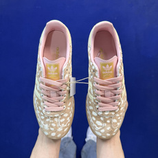 核心价格表私阿迪T字德训鞋 小鹿花纹棕白Adidas/阿迪达斯 SAMBA 桑巴板鞋顶级细节、超高清洁度 核心价格表私阿迪T字德训鞋 小鹿花纹棕白Adidas/阿迪达斯 SAMBA 桑巴板鞋顶级细节、超高清洁度