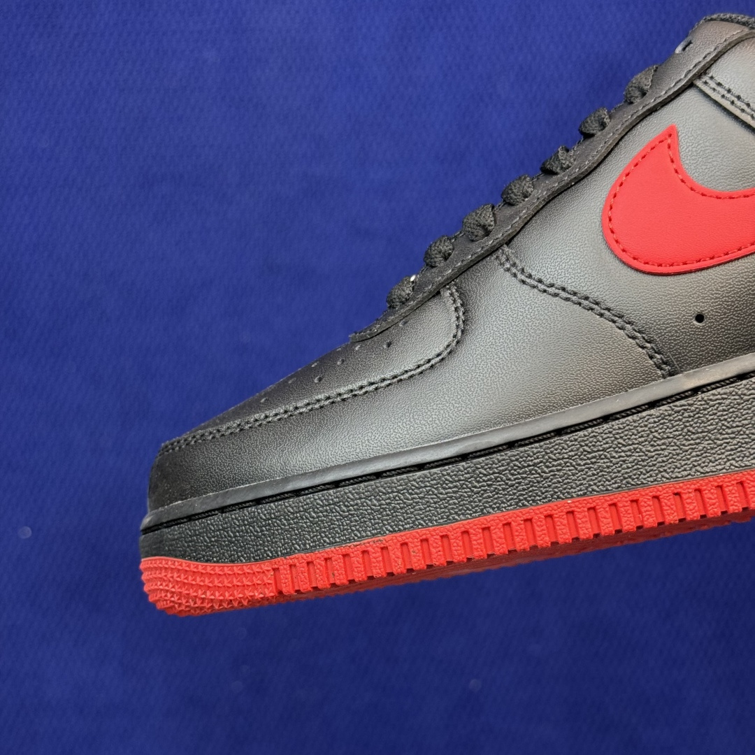 G版纯原，大厂出品！空军黑红品控细节一流，清洁度无敌！Nike Air Force 1 Bred货号：F