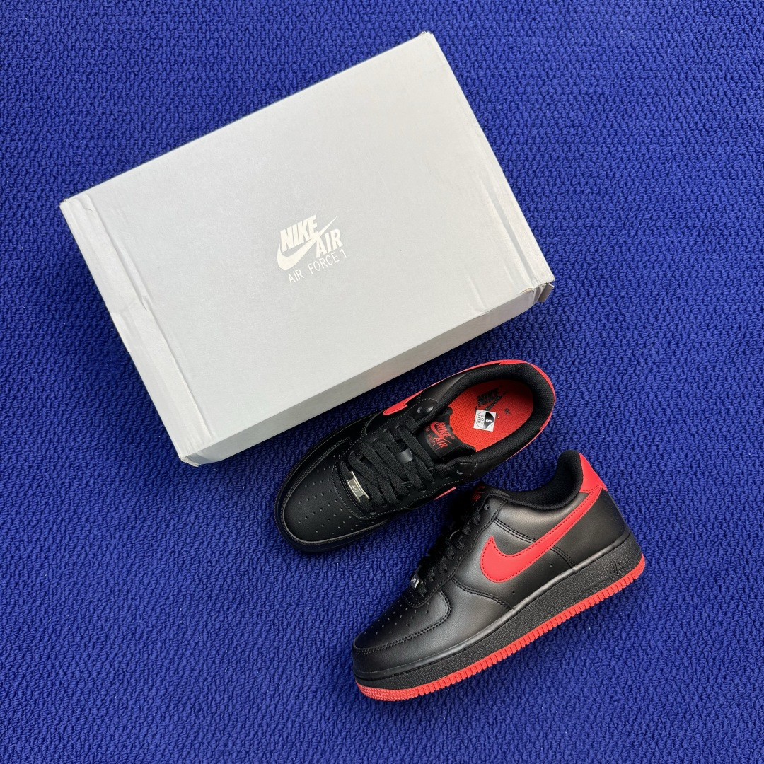 G版纯原，大厂出品！空军黑红品控细节一流，清洁度无敌！Nike Air Force 1 Bred货号：F