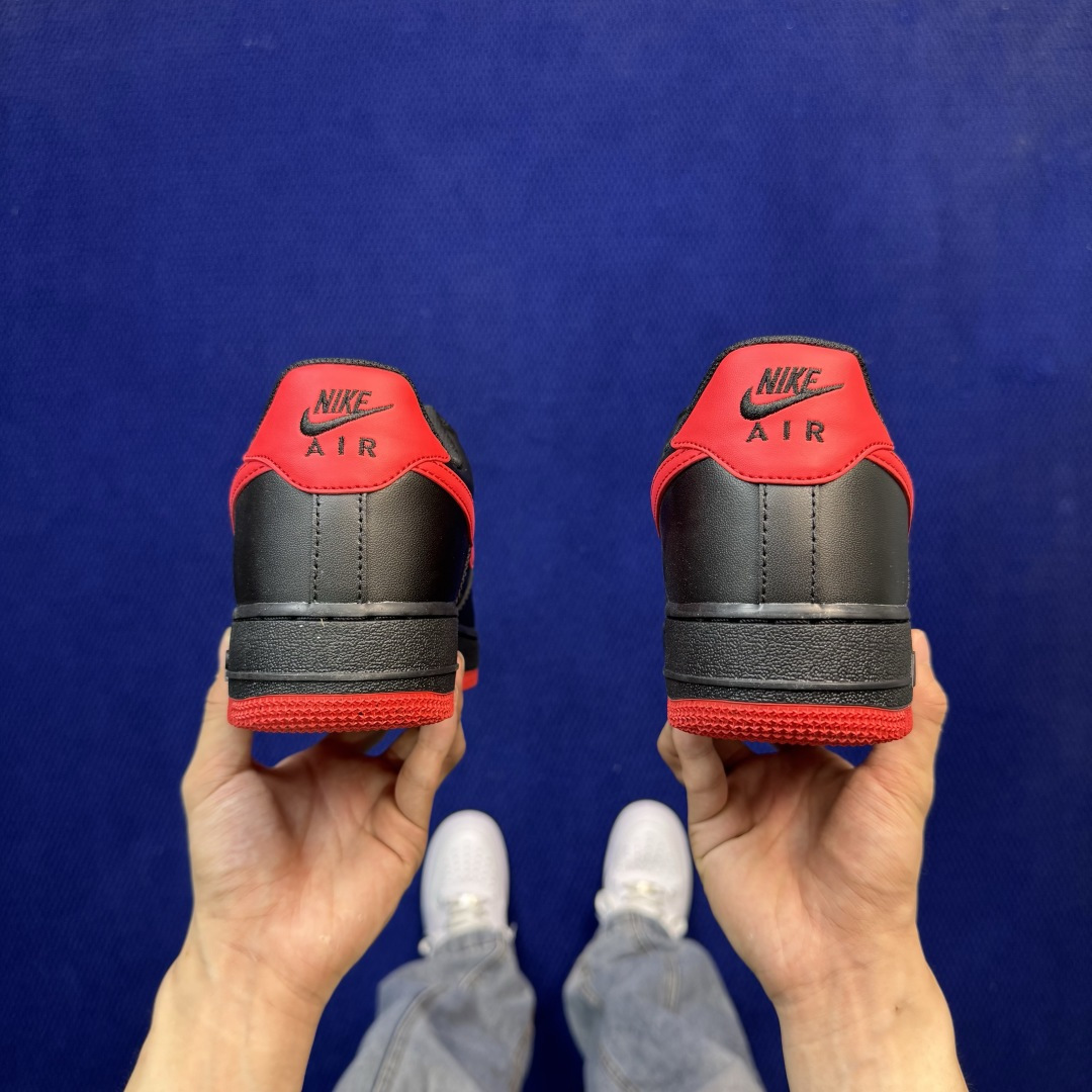G版纯原，大厂出品！空军黑红品控细节一流，清洁度无敌！Nike Air Force 1 Bred货号：F