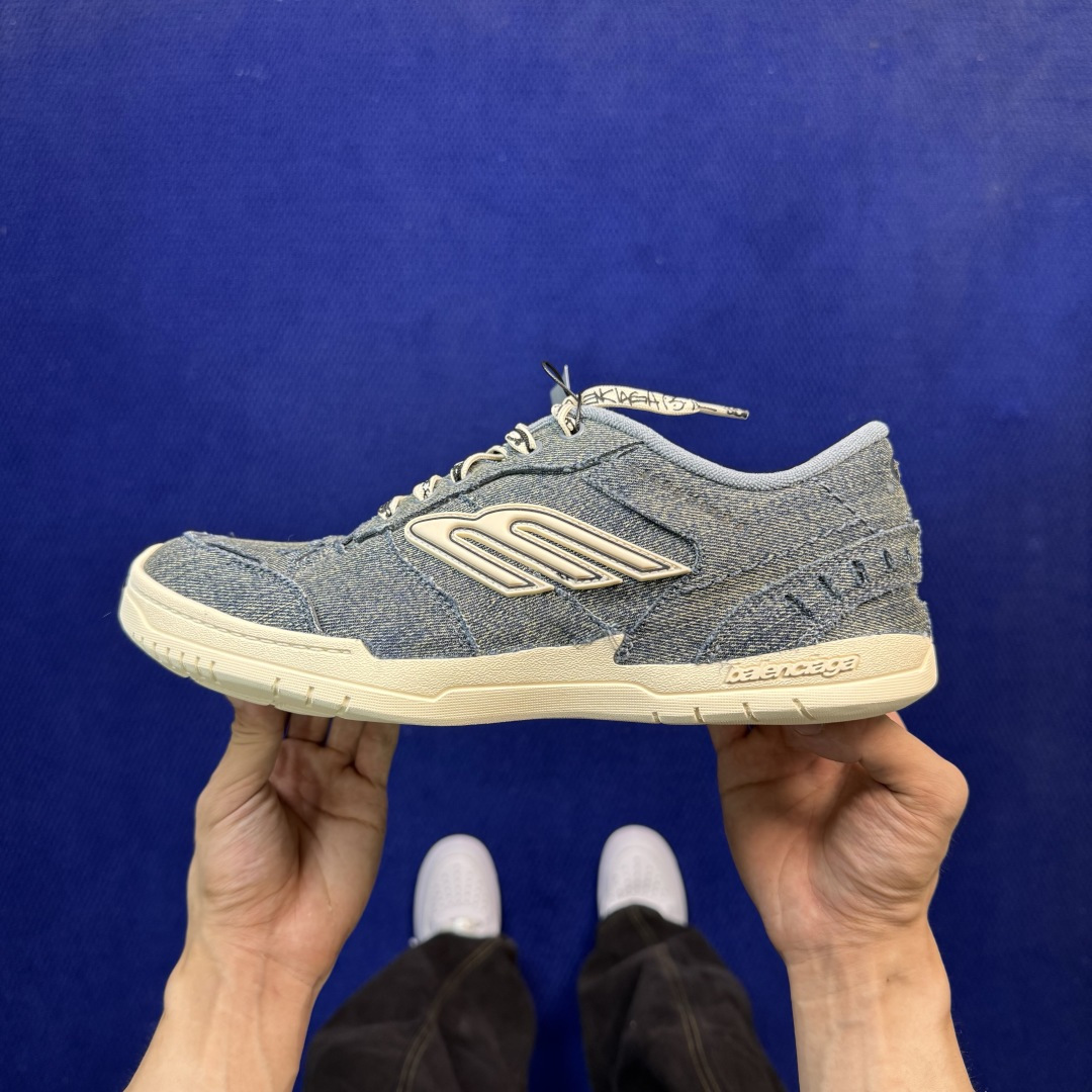 XA版 巴黎世家 18代第11色:帆布牛仔蓝Balenciaga Hamptons Worn-Out 板