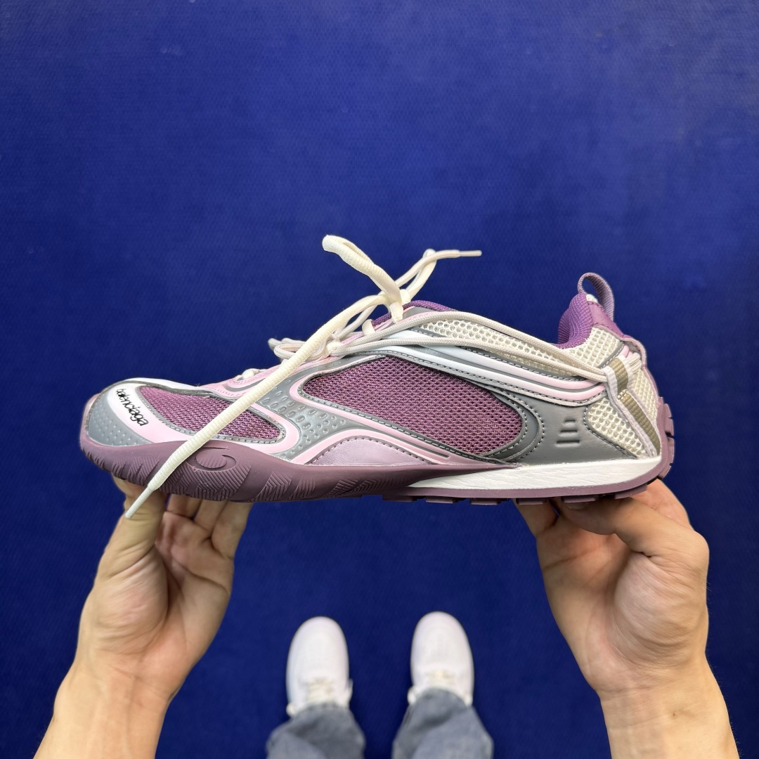 Balenciaga巴黎世家 25代Radar 圆头系带 做旧效果 低帮 生活休闲鞋货号： WSTGL 
