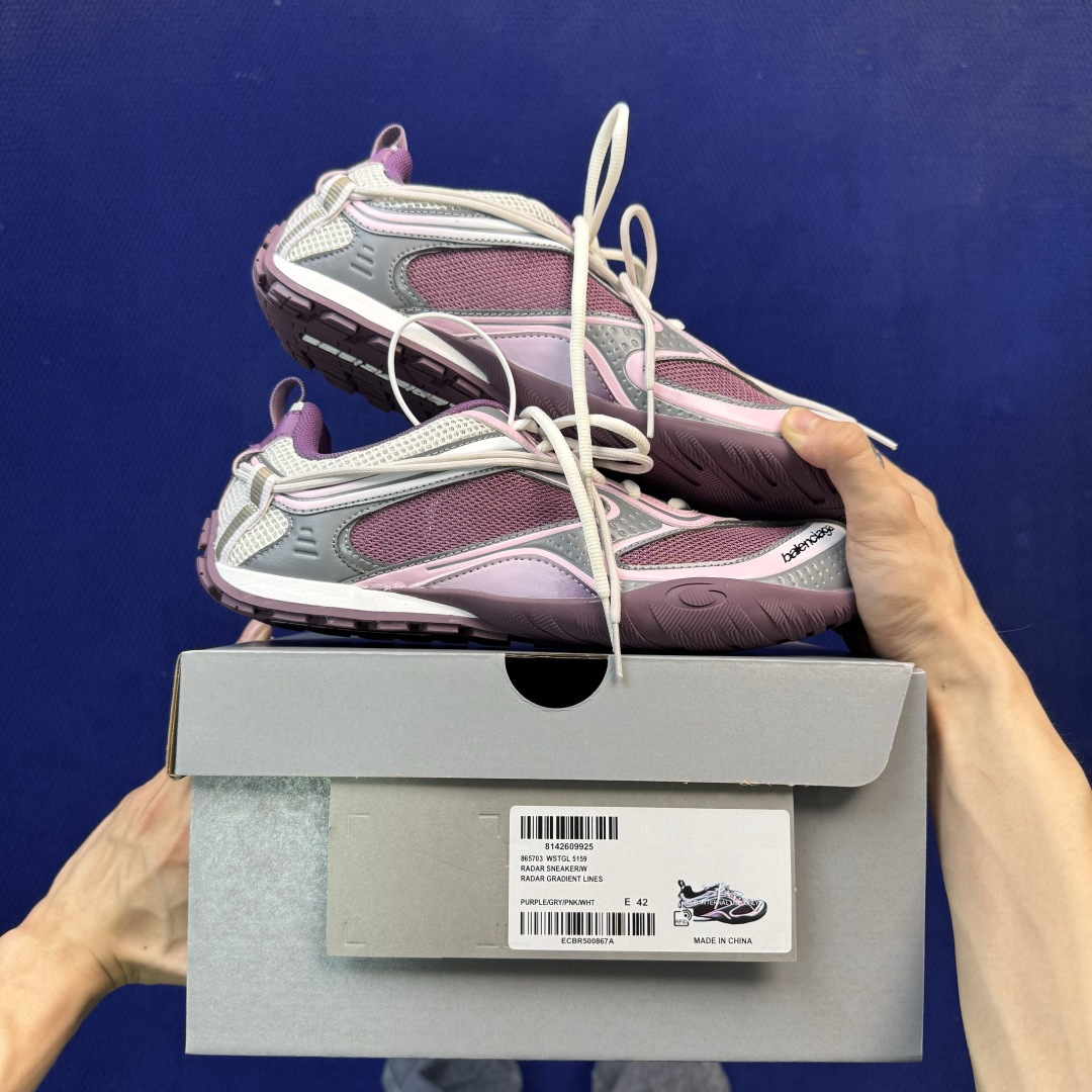 Balenciaga巴黎世家 25代Radar 圆头系带 做旧效果 低帮 生活休闲鞋货号： WSTGL 