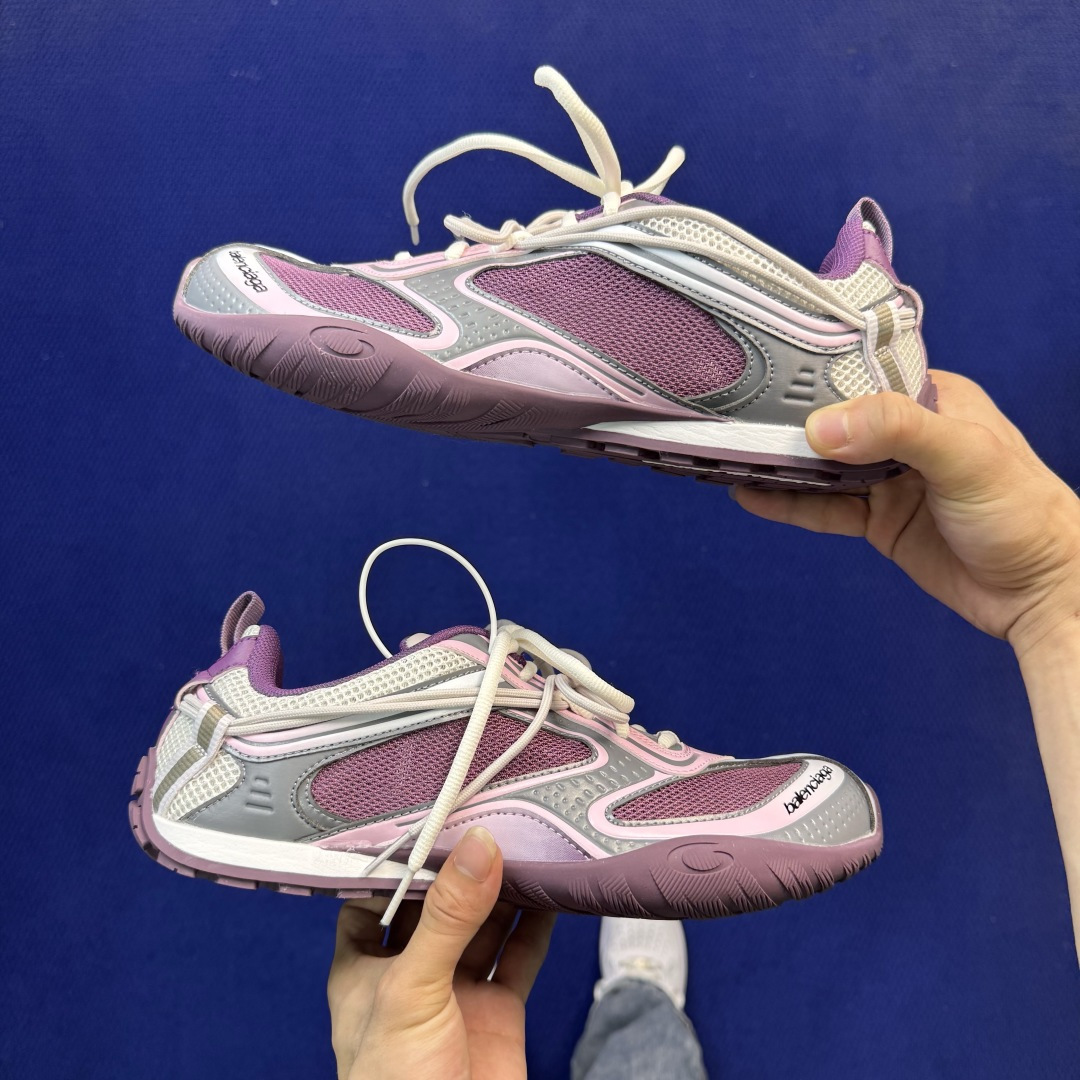 Balenciaga巴黎世家 25代Radar 圆头系带 做旧效果 低帮 生活休闲鞋货号： WSTGL 