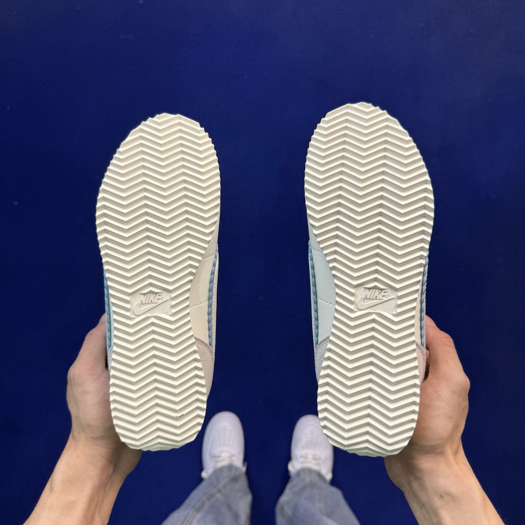 可拆鞋舌特殊色超级性价比阿甘！第30色:鞋舌盖-白蓝黄Nike Cortez 可拆卸鞋舌，一鞋两穿冲量产