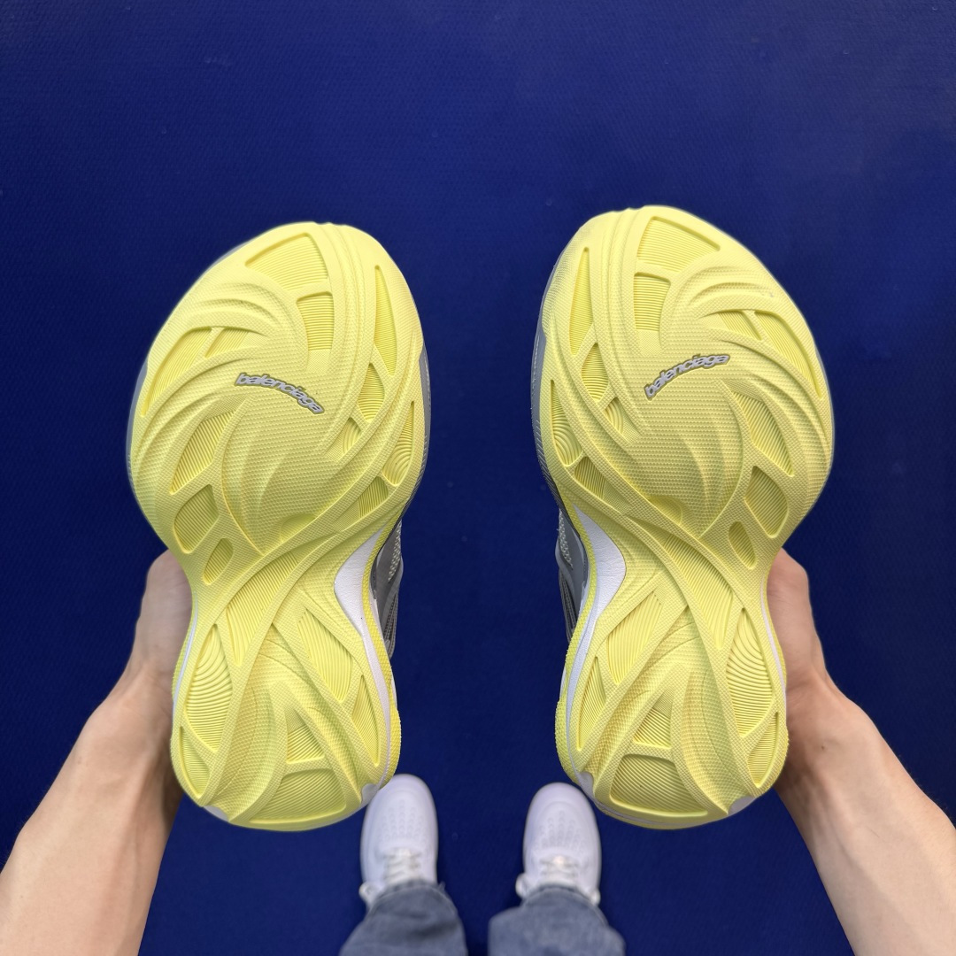 巴黎世家26代 Balenciaga巴黎世家 Jet 压纹印花 圆头厚底4.25cm 低帮 老爹鞋 灰绿