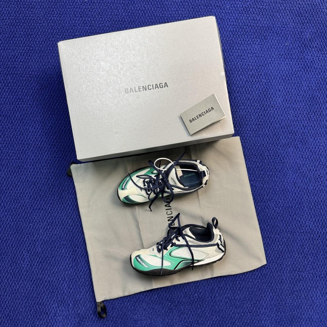 Balenciaga巴黎世家 25代Radar 圆头系带 做旧效果 低帮 生活休闲鞋 灰绿货号： WST