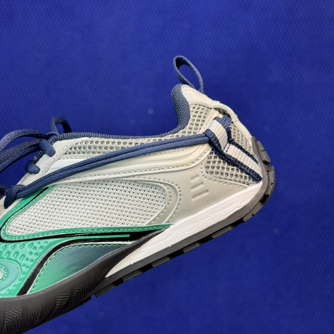 Balenciaga巴黎世家 25代Radar 圆头系带 做旧效果 低帮 生活休闲鞋 灰绿货号： WST