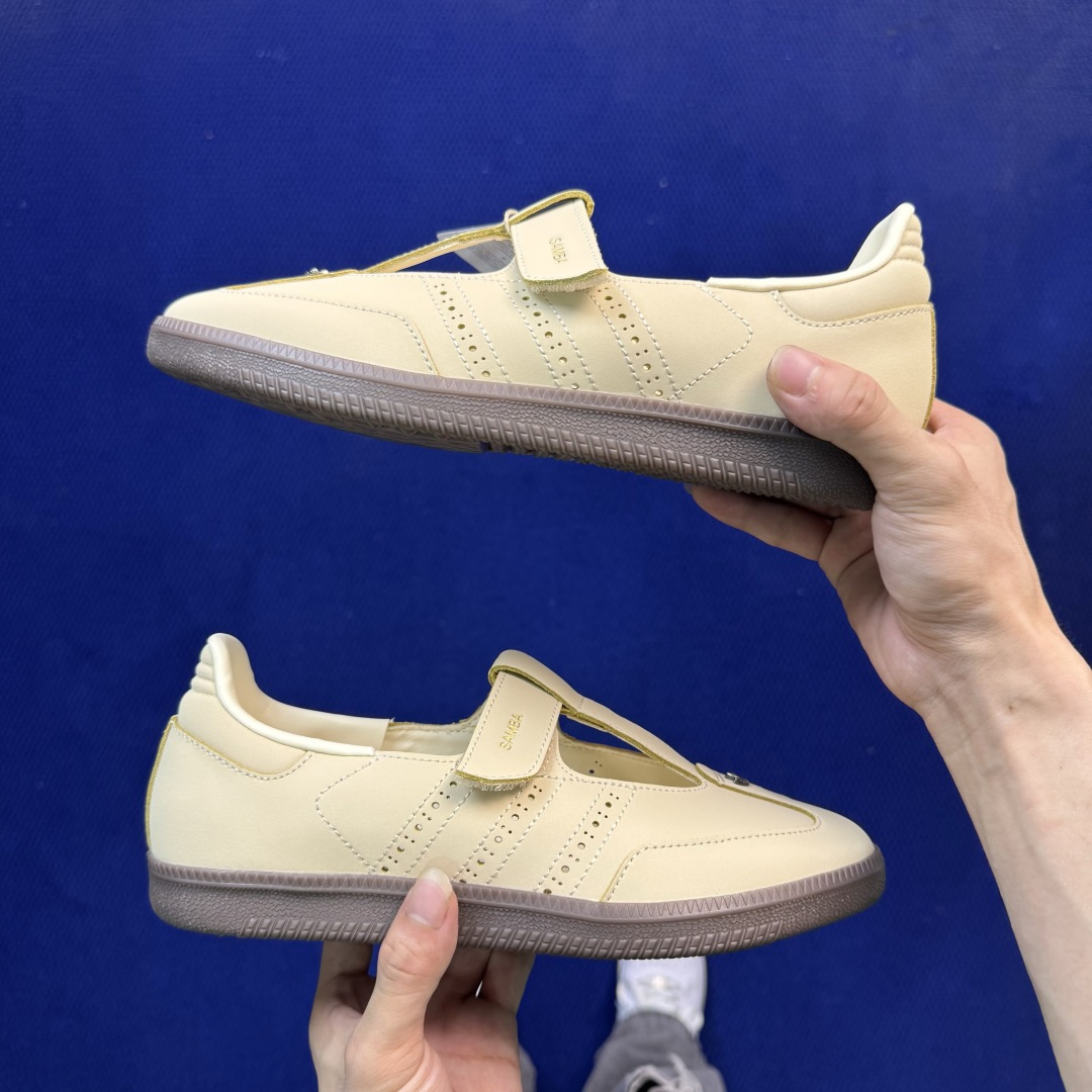 Adidas Originals Samba Jane 桑巴德训 玛丽珍舞鞋货号：KJ3969 米色尺码