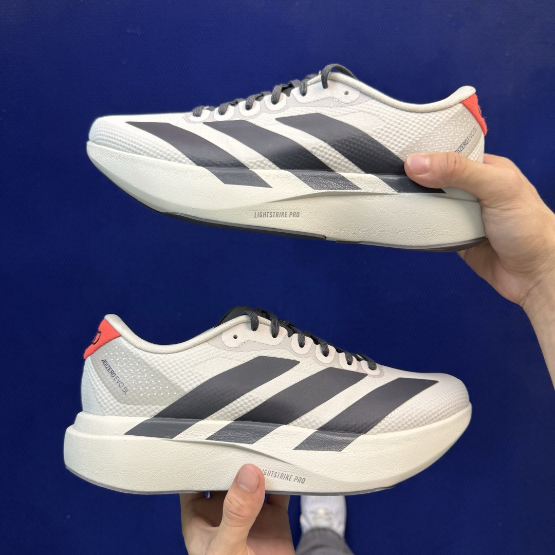 新版 AD Adizero Evo SL 阿迪达斯马拉松跑步鞋 轻量Q弹缓震跑鞋新体验！第47色:灰色 货号：KJ367