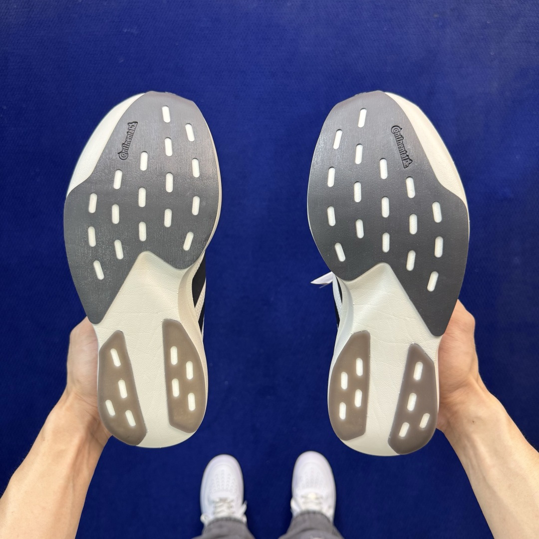 新版 AD Adizero Evo SL 阿迪达斯马拉松跑步鞋 轻量Q弹缓震跑鞋新体验！第47色:灰色 货号：KJ367
