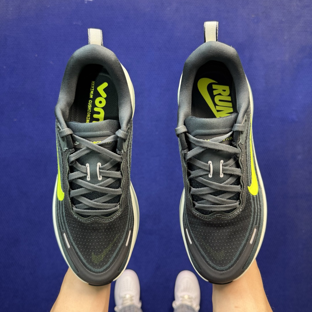 Nike Vomero Plus 低帮 ZOOMX 马拉松跑步鞋 第11色:绿色 缓震表现出色,脚感Q弹! 货号:男鞋H Nike Vomero Plus 低帮 ZOOMX 马拉松跑步鞋 第11色:绿色 缓震表现出色,脚感Q弹! 货号:男鞋H