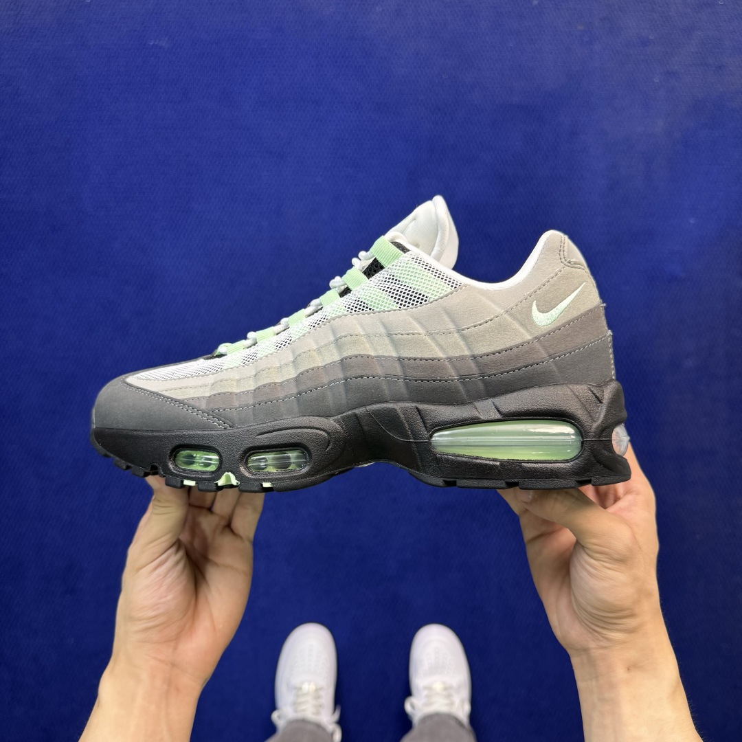 外贸私域爆款！Nike Air Max 95 低帮气垫跑鞋 大厂纯原高品！max95 第12色:灰绿 货号：HJ5996