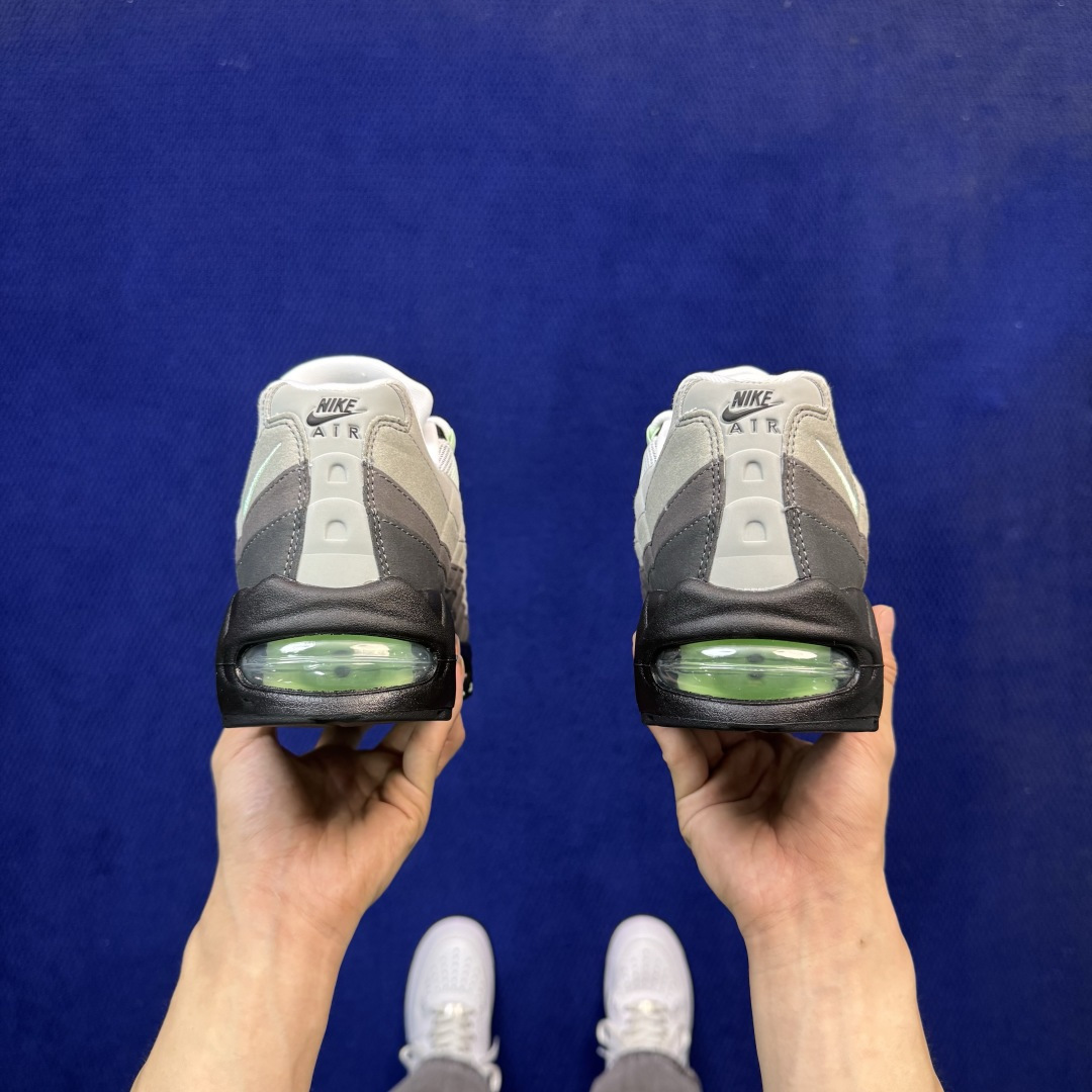 外贸私域爆款！Nike Air Max 95 低帮气垫跑鞋 大厂纯原高品！max95 第12色:灰绿 货号：HJ5996