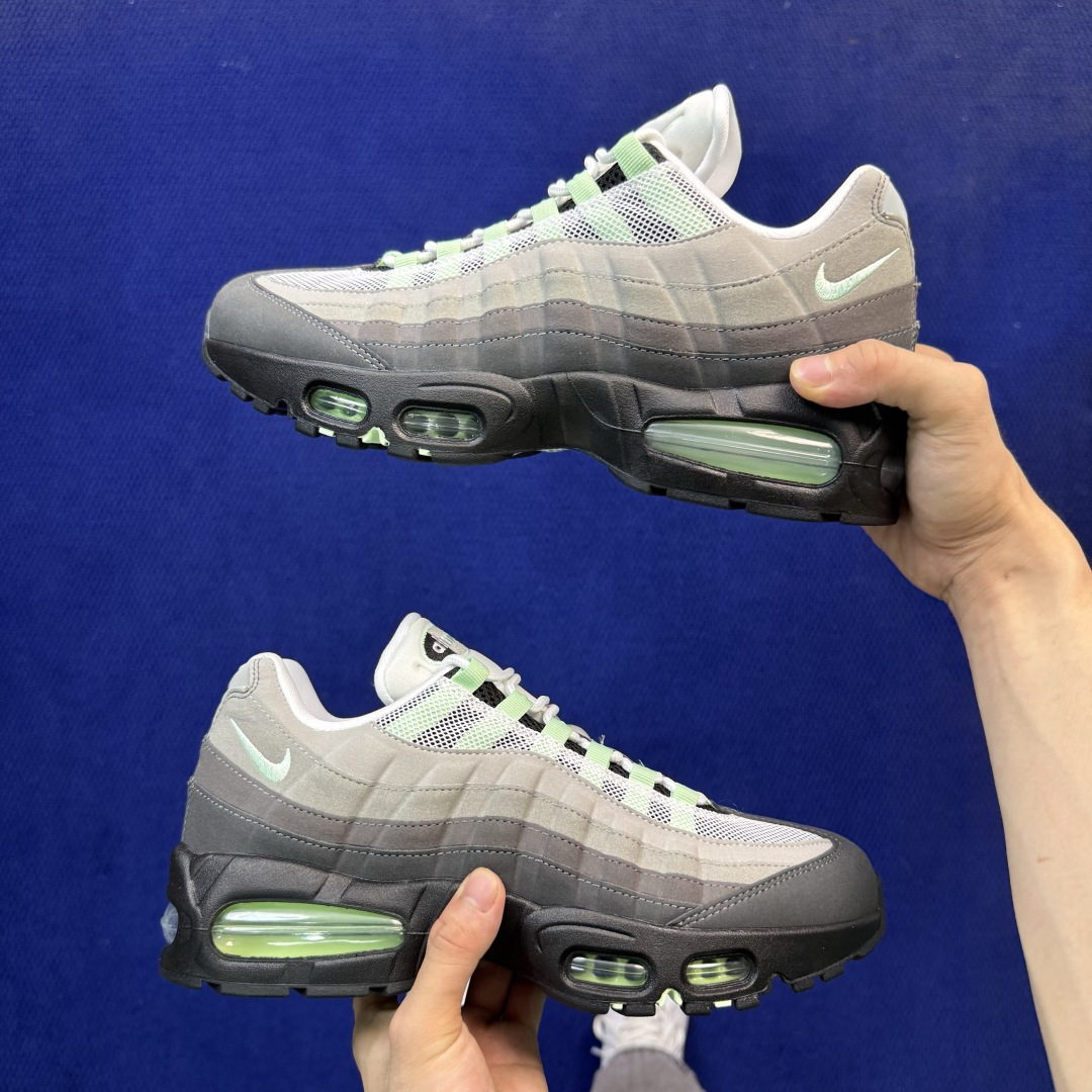 外贸私域爆款！Nike Air Max 95 低帮气垫跑鞋 大厂纯原高品！max95 第12色:灰绿 货号：HJ5996