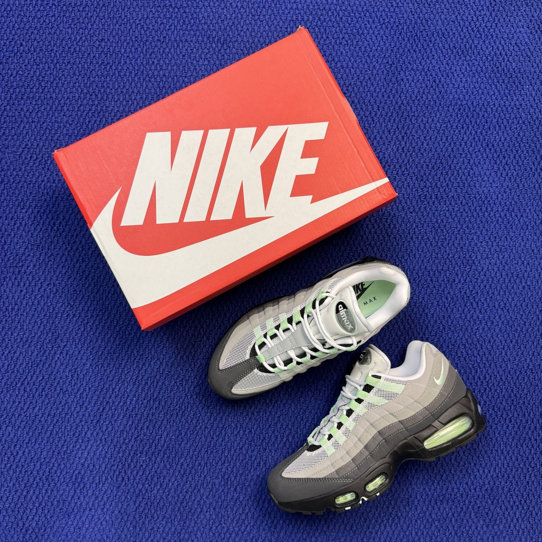 外贸私域爆款！Nike Air Max 95 低帮气垫跑鞋 大厂纯原高品！max95 第12色:灰绿 货号：HJ5996