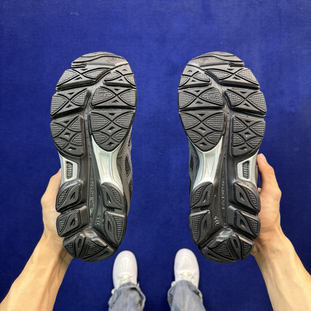 亚瑟士ASICS GEL-NYC系列 复古休闲鞋 第22色:1203A735-001 黑武士 尺码：36-46带半码
