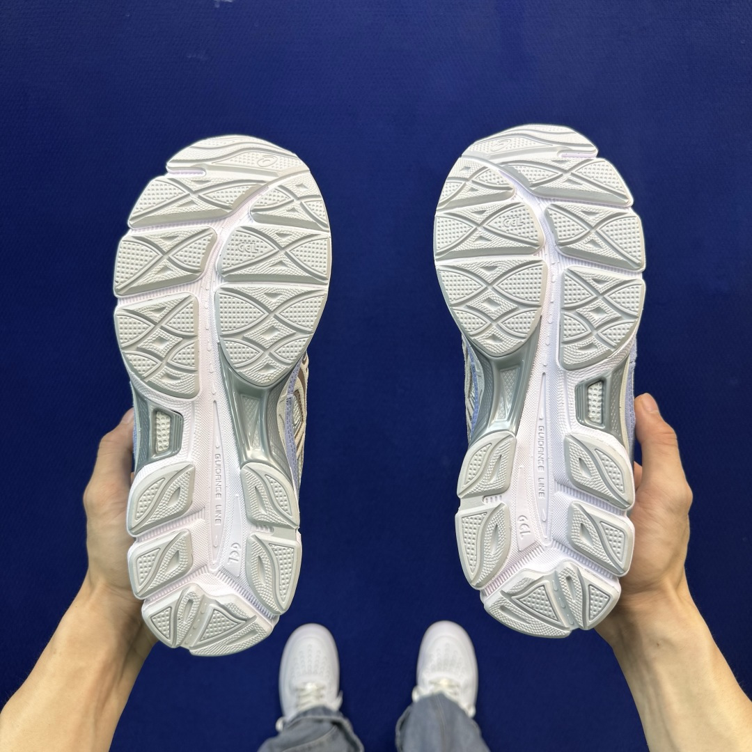 亚瑟士ASICS GEL-NYC系列 复古休闲鞋 第27色:1203A953-100 尺码：36-46带半码