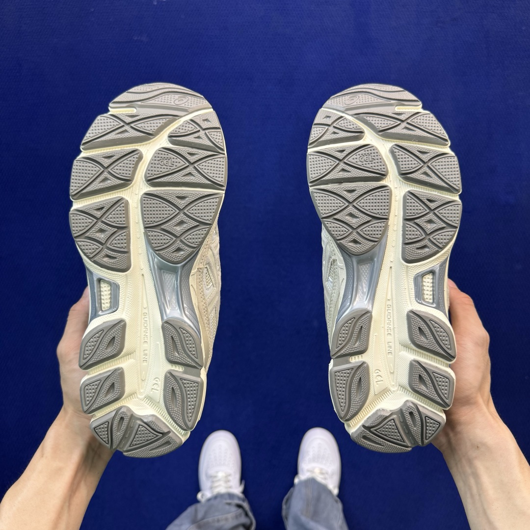 亚瑟士ASICS GEL-NYC系列 复古休闲鞋 第29色:1203A383-023 尺码：36-46带半码