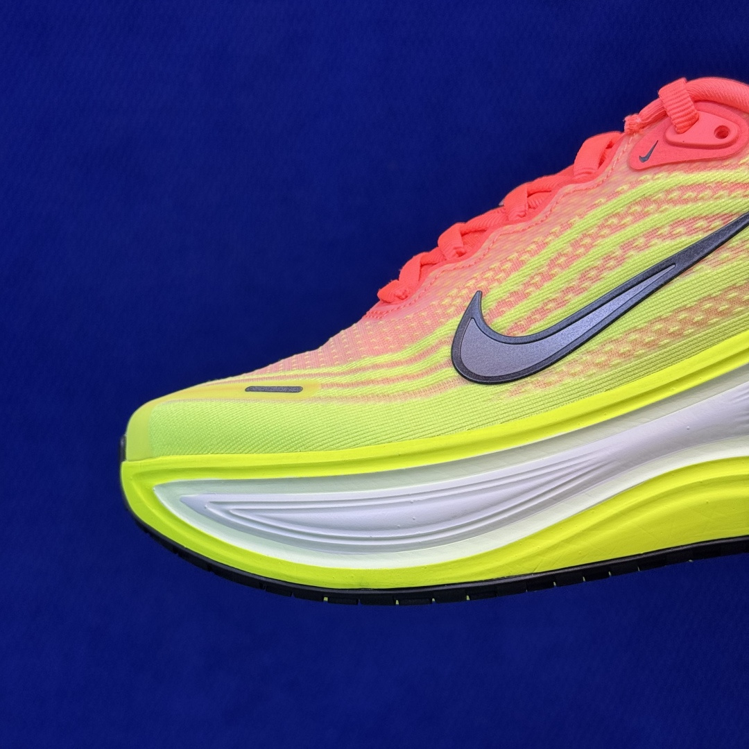 Nike Vomero Plus 低帮 ZOOMX 马拉松跑步鞋 第13色:黄色 缓震表现出色，脚感Q弹！ 货号：HV8