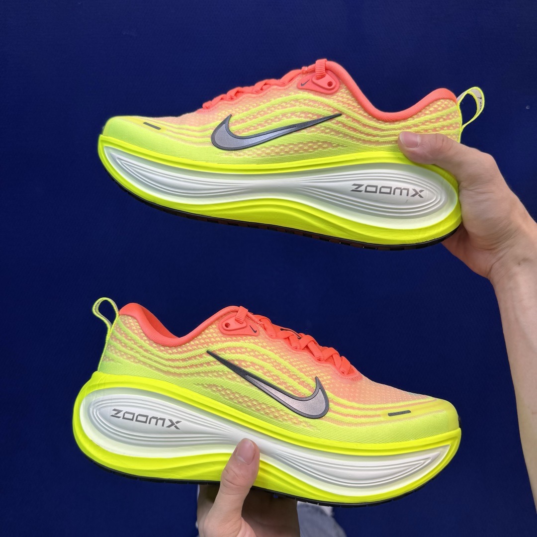 Nike Vomero Plus 低帮 ZOOMX 马拉松跑步鞋 第13色:黄色 缓震表现出色，脚感Q弹！ 货号：HV8