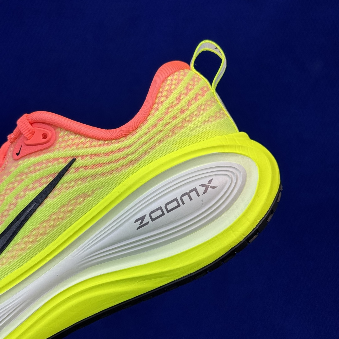 Nike Vomero Plus 低帮 ZOOMX 马拉松跑步鞋 第13色:黄色 缓震表现出色，脚感Q弹！ 货号：HV8