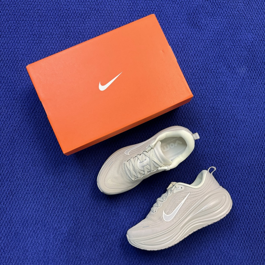 Nike Vomero Plus 低帮 ZOOMX 马拉松跑步鞋 第14色:灰色 缓震表现出色，脚感Q弹！ 货号：HV8