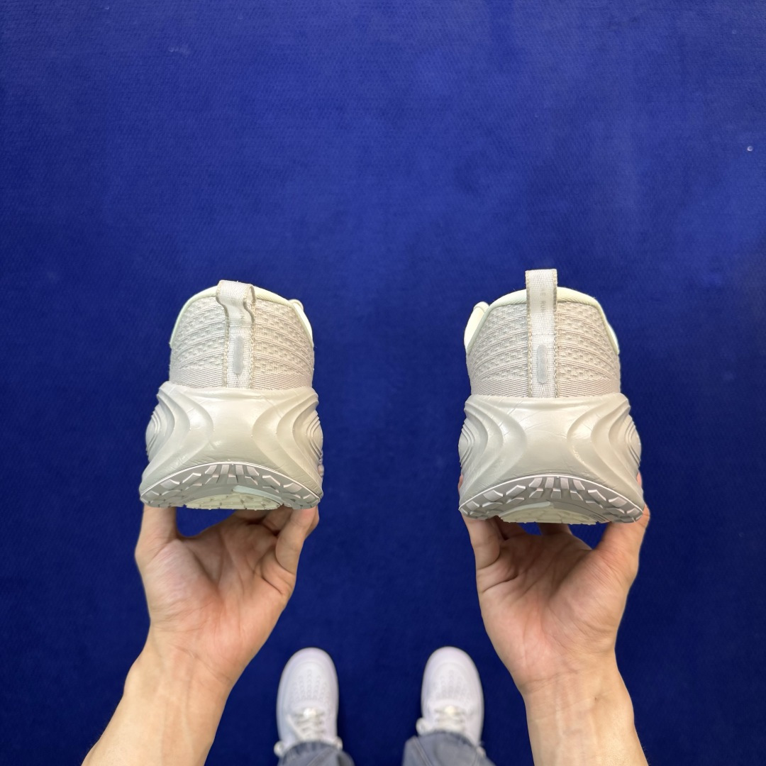 Nike Vomero Plus 低帮 ZOOMX 马拉松跑步鞋 第14色:灰色 缓震表现出色，脚感Q弹！ 货号：HV8