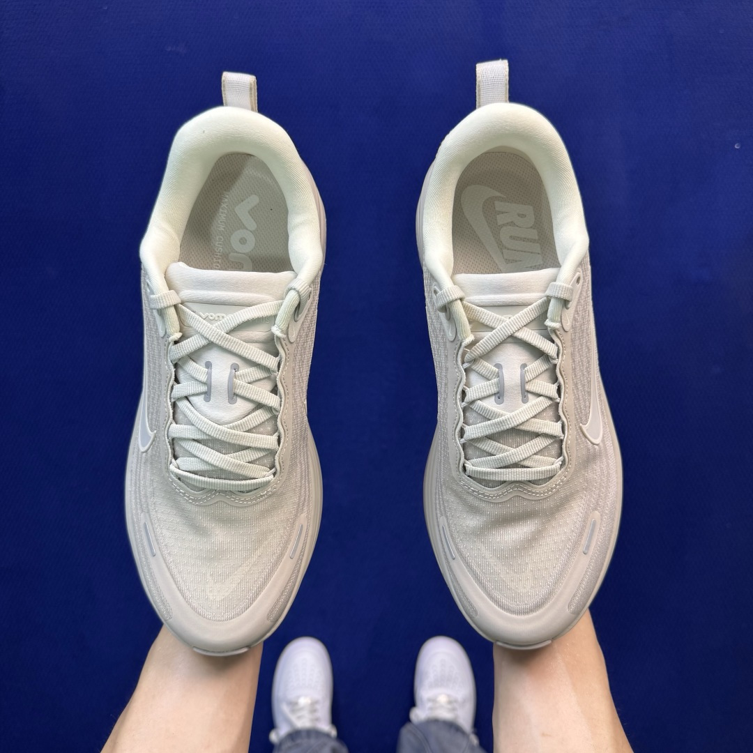 Nike Vomero Plus 低帮 ZOOMX 马拉松跑步鞋 第14色:灰色 缓震表现出色，脚感Q弹！ 货号：HV8