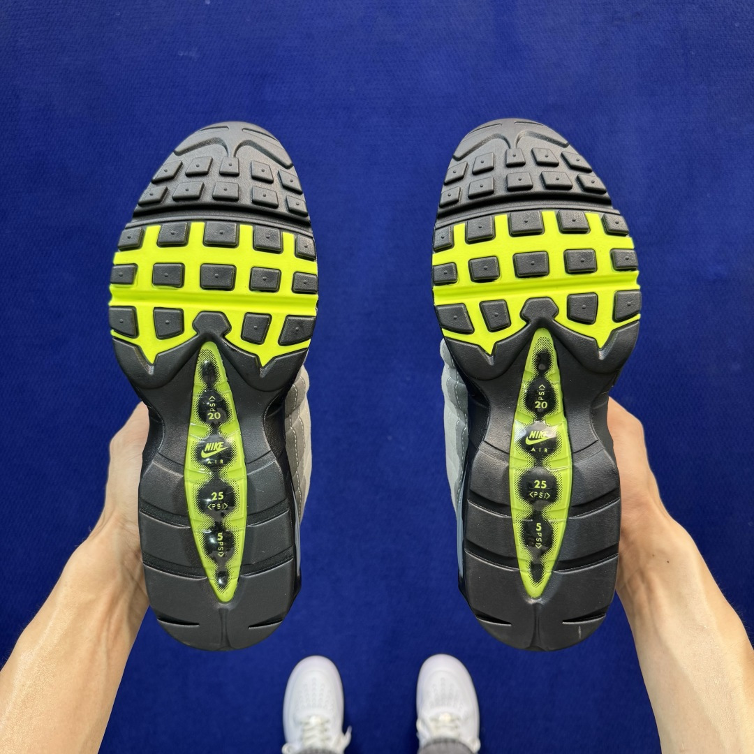 顶奢品质！Nike Air Max 95 低帮气垫跑鞋 大厂纯原！max95 第12色: 灰绿 货号：HM4740-00
