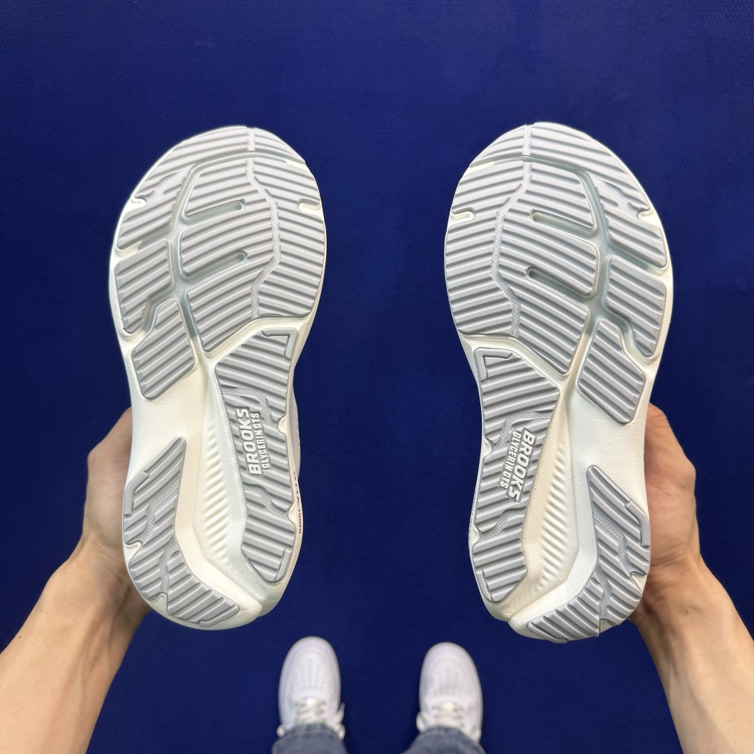 Brooks布鲁克斯 GLYCERIN 23 跑步鞋 第1色:白粉 货号：-1B-133 尺码：36-45带半码