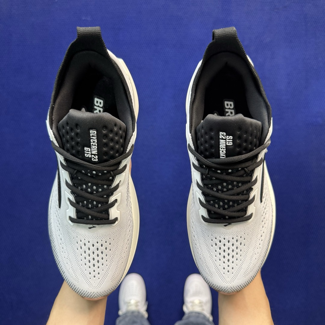 Brooks布鲁克斯 GLYCERIN 23 跑步鞋 第3色:黑白灰 货号：-1D-187 尺码：36-45带半码