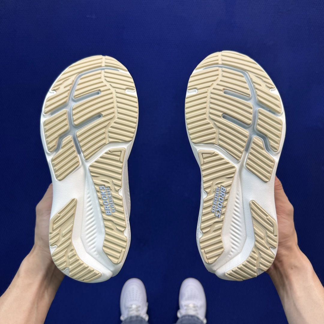 Brooks布鲁克斯 GLYCERIN 23 跑步鞋 第6色:棕色 货号：-1B-198 尺码：36-45带半码